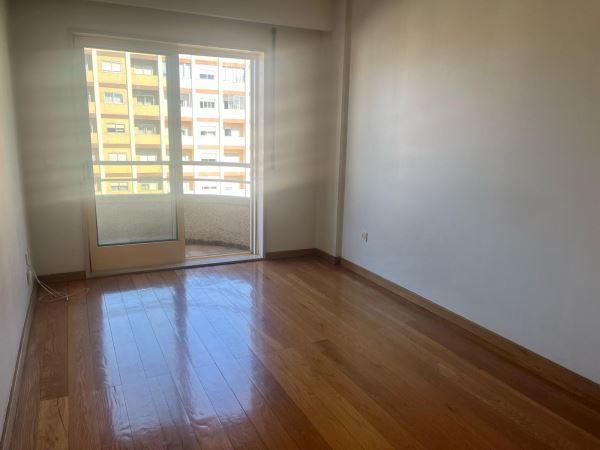 Apartamento T1 na Avenida da República