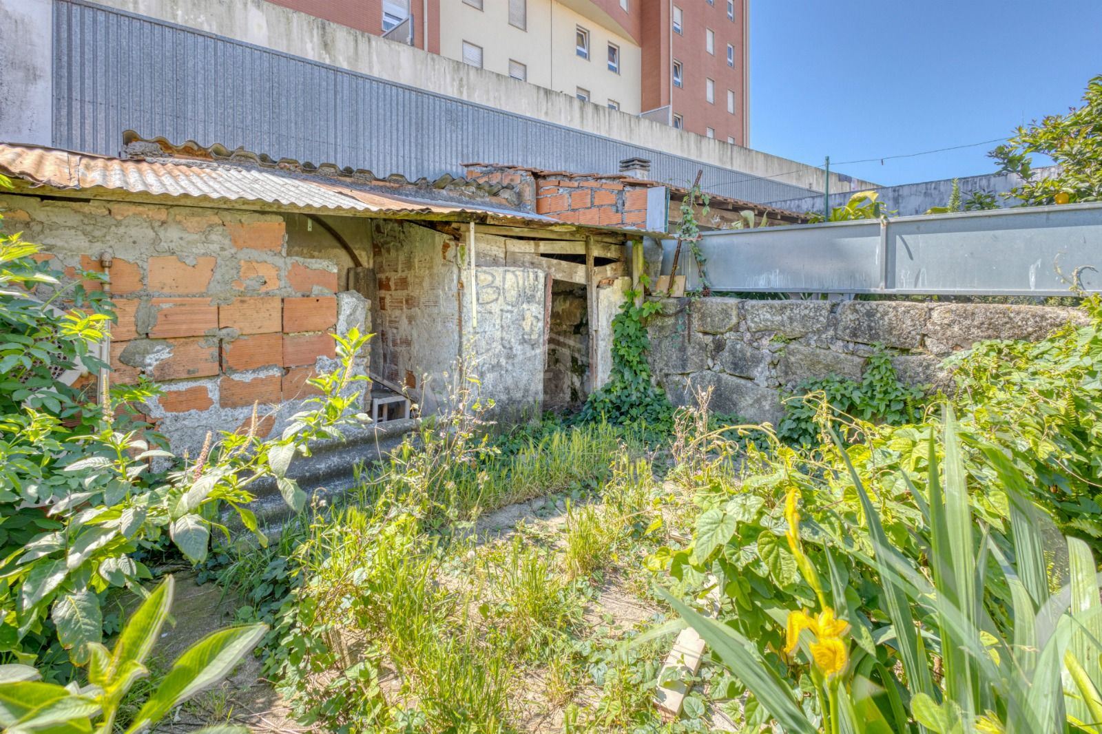 Moradia T6 para Venda em Paranhos