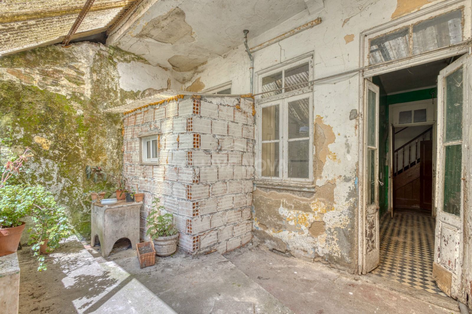 Moradia T6 para Venda em Paranhos