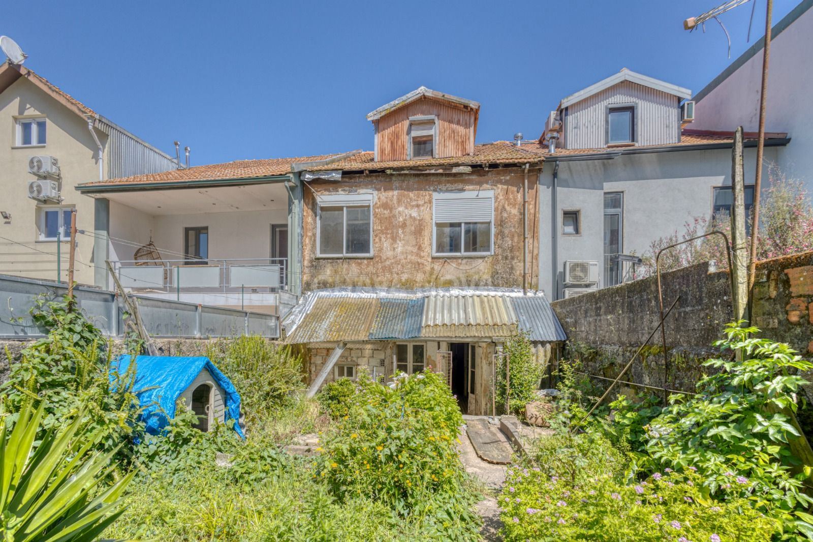 Moradia T6 para Venda em Paranhos