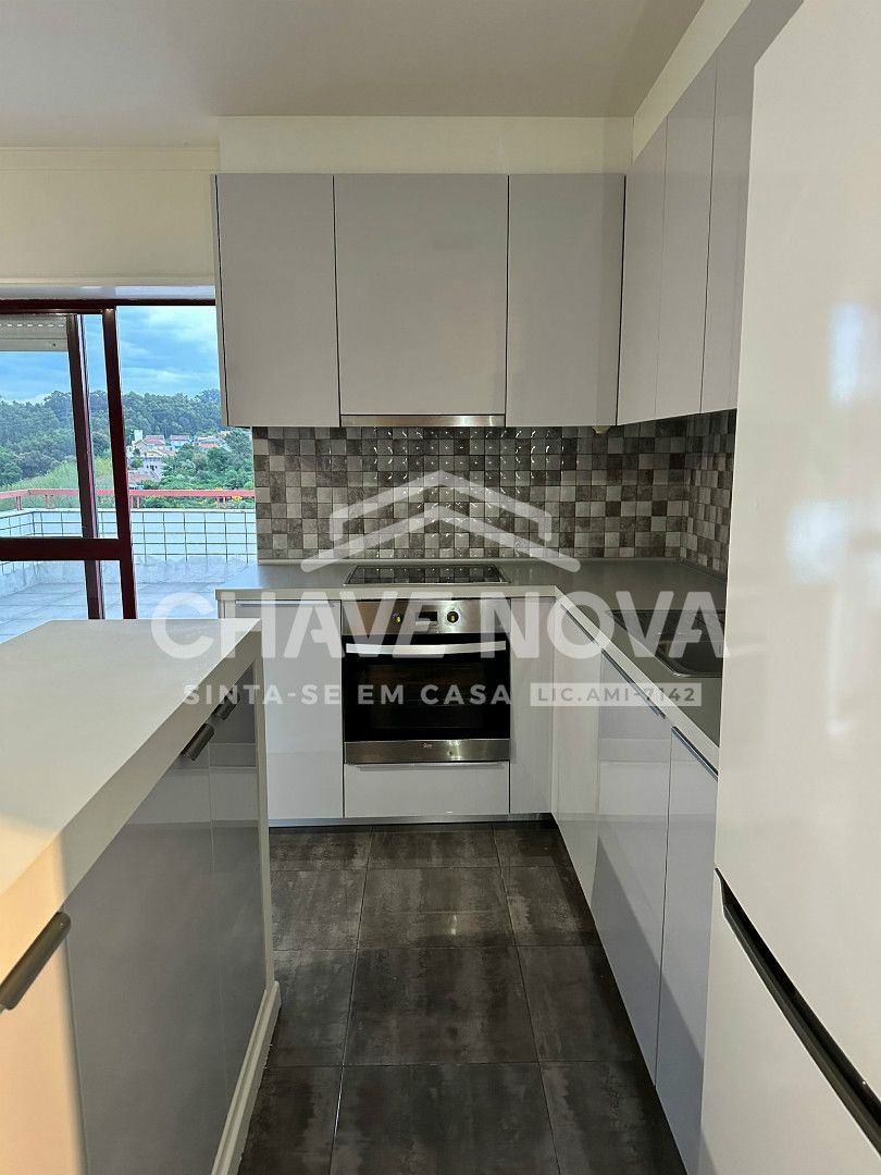 Apartamento T2 com Terraço e Excelente Exposição Solar - Águas Santas - Maia
