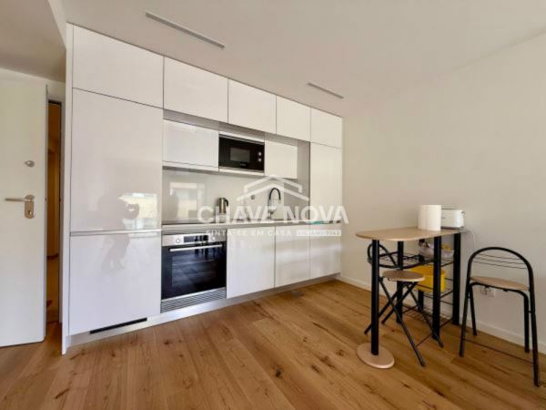 Apartamento T1 Novo para Arrendamento – Santa Marinha, Vila Nova de Gaia