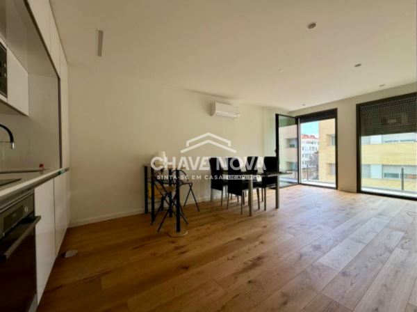 Apartamento T1 Novo para Arrendamento – Santa Marinha, Vila Nova de Gaia