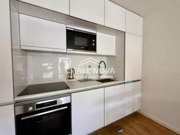Apartamento T1 Novo para Arrendamento – Santa Marinha, Vila Nova de Gaia