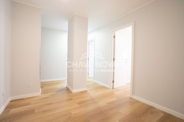 Apartamento T2 totalmente renovado em Arca D`água