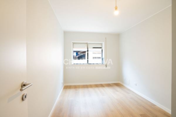 Apartamento T2 totalmente renovado em Arca D`água