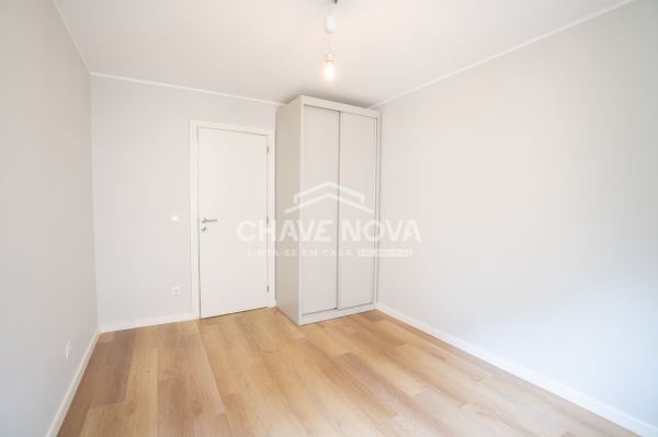 Apartamento T2 totalmente renovado em Arca D`água