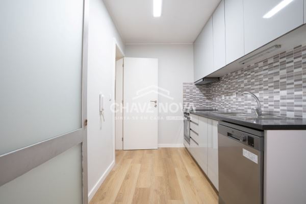 Apartamento T2 totalmente renovado em Arca D`água