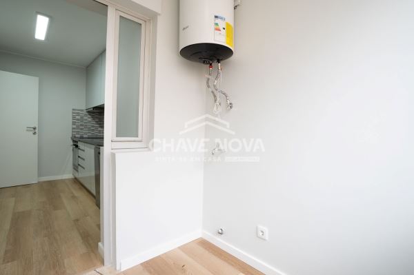 Apartamento T2 totalmente renovado em Arca D`água