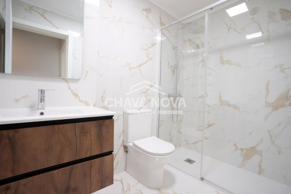 Apartamento T2 totalmente renovado em Arca D`água