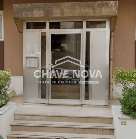 Apartamento T2 totalmente renovado em Arca D`água