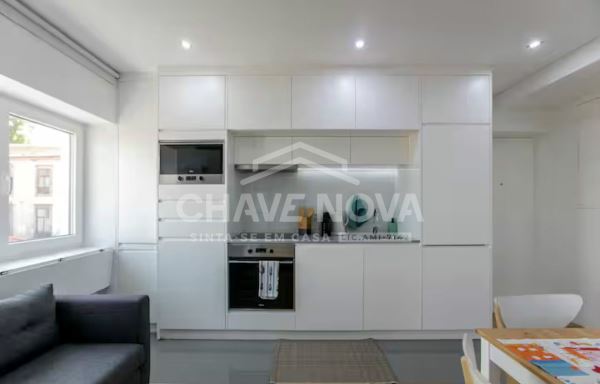 Estúdio T0+1 Mobilado com Vista Rio – Licença AL Ativa | Junto à Estação de Campanhã - Porto