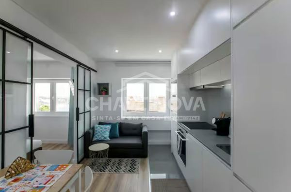 Estúdio T0+1 Mobilado com Vista Rio – Licença AL Ativa | Junto à Estação de Campanhã - Porto