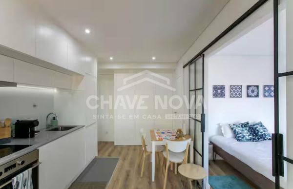 Estúdio T0+1 Mobilado com Vista Rio – Licença AL Ativa | Junto à Estação de Campanhã - Porto