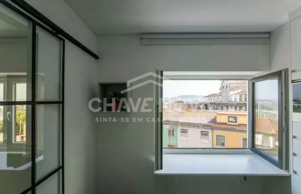 Estúdio T0+1 Mobilado com Vista Rio – Licença AL Ativa | Junto à Estação de Campanhã - Porto