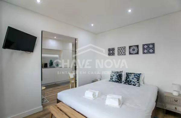 Estúdio T0+1 Mobilado com Vista Rio – Licença AL Ativa | Junto à Estação de Campanhã - Porto