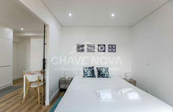 Estúdio T0+1 Mobilado com Vista Rio – Licença AL Ativa | Junto à Estação de Campanhã - Porto