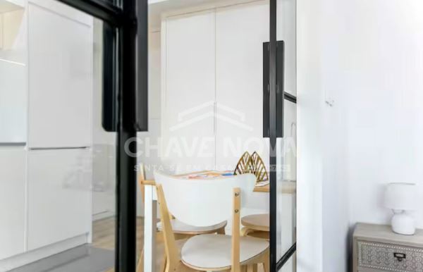 Estúdio T0+1 Mobilado com Vista Rio – Licença AL Ativa | Junto à Estação de Campanhã - Porto
