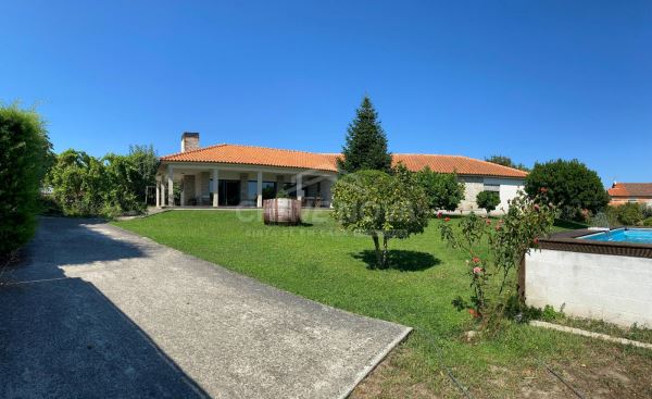 Moradia T4 Térrea em Vilarandelo, Valpaços