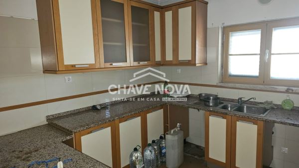Moradia T3 triplex à venda em Milharado/Venda do Pinheiro.