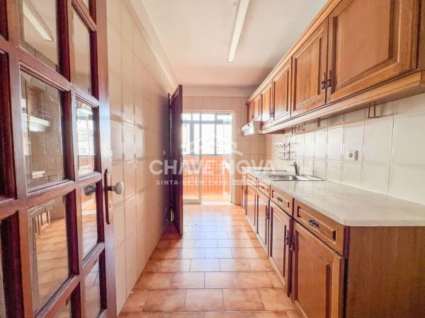 Apartamento T2 c/ Lugar de Garagem Avenida da República (Estação de Metro “D. João II”)