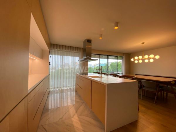 Espetacular T3, 4 WC (3 Suítes), mobilado, na zona central de Gaia, com vista do Douro e Ponte D. Luís I