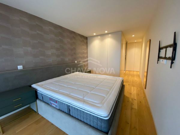 Espetacular T3, 4 WC (3 Suítes), mobilado, na zona central de Gaia, com vista do Douro e Ponte D. Luís I