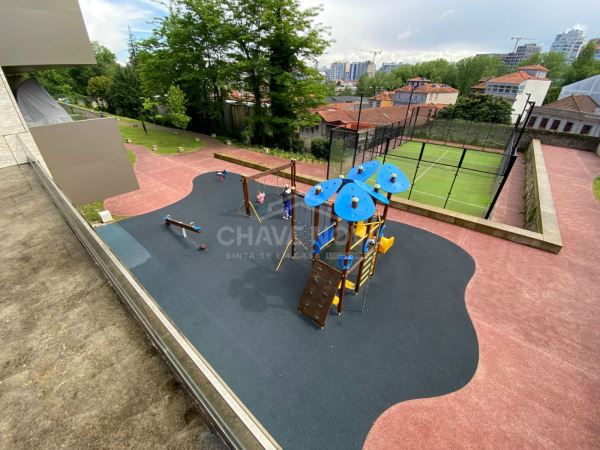 Espetacular T3, 4 WC (3 Suítes), mobilado, na zona central de Gaia, com vista do Douro e Ponte D. Luís I