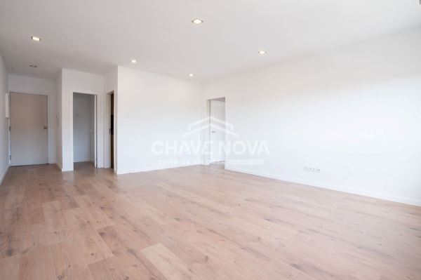Apartamento T2 Renovado - Mafamude, Vila Nova de Gaia