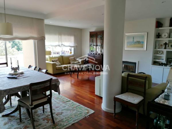 Apartamento T3 à venda na Rua de Serralves ( Boavista) - Porto