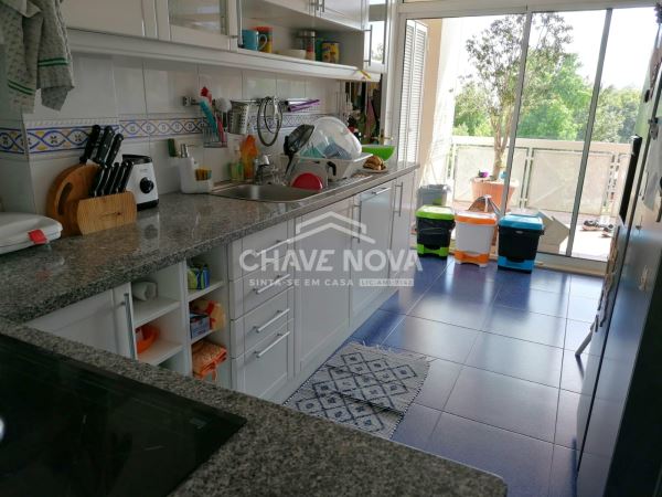 Apartamento T3 à venda na Rua de Serralves ( Boavista) - Porto
