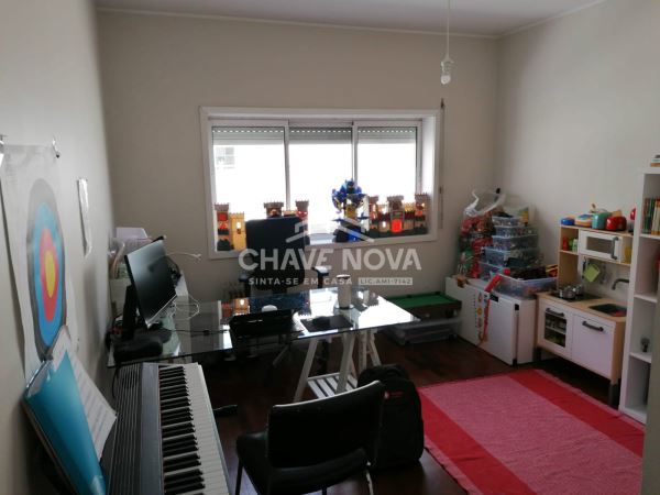 Apartamento T3 à venda na Rua de Serralves ( Boavista) - Porto