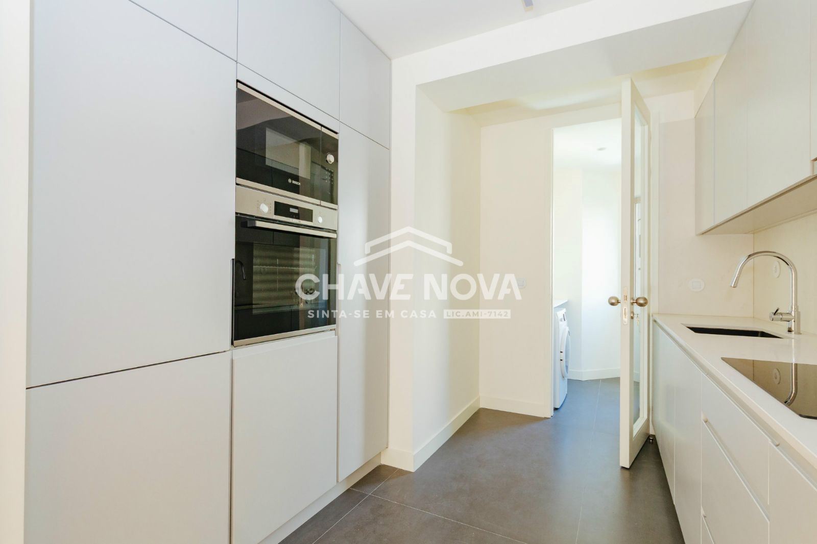 Apartamento T2 na Rua Conde Redondo em Lisboa