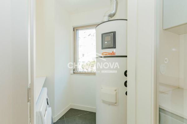 Apartamento T2 na Rua Conde Redondo em Lisboa