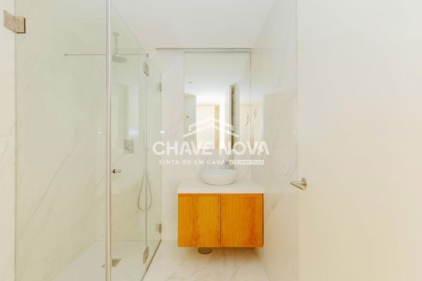 Apartamento T2 na Rua Conde Redondo em Lisboa