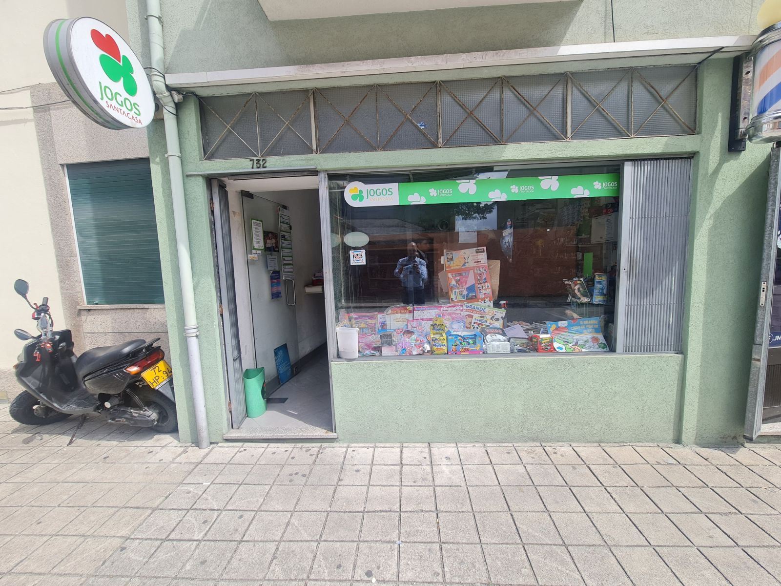 Tresspasse de papelaria com Jogos Santa Casa - Junto ao metro de Salgueiros - Porto