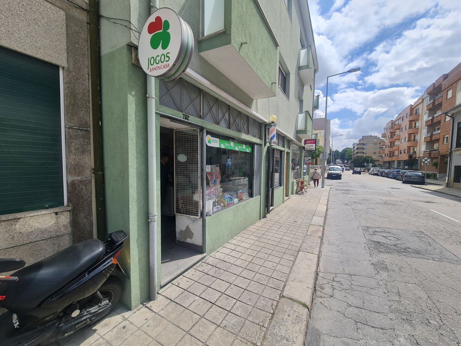 Tresspasse de papelaria com Jogos Santa Casa - Junto ao metro de Salgueiros - Porto