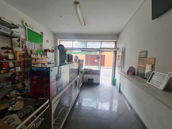 Tresspasse de papelaria com Jogos Santa Casa - Junto ao metro de Salgueiros - Porto