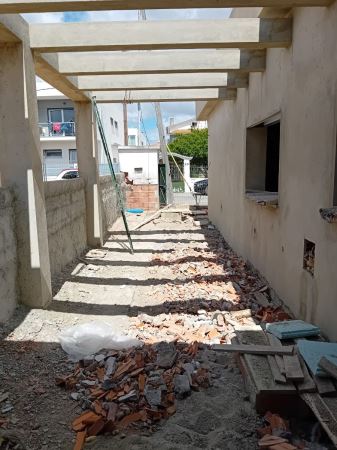 Excelente Moradia Térrea T3+1 com Acabamentos de Luxo em Fernão Ferro – Próximo do Mercado