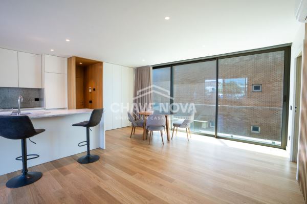 Apartamento T2 Como Novo c/ Vistas Mar em Canidelo (Praia de Lavadores)