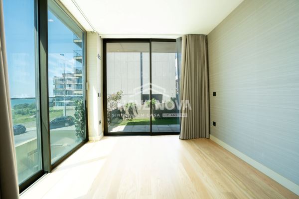 Apartamento T2 Como Novo c/ Vistas Mar em Canidelo (Praia de Lavadores)