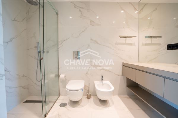 Apartamento T2 Como Novo c/ Vistas Mar em Canidelo (Praia de Lavadores)