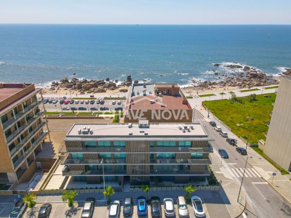 Apartamento T2 Como Novo c/ Vistas Mar em Canidelo (Praia de Lavadores)