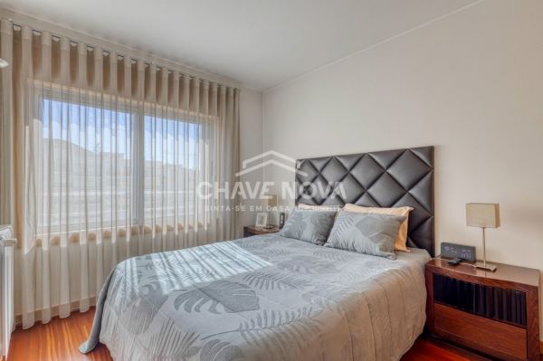 Apartamento T3 Dúplex c/ Lugar de Garagem Duplo Centro de Gaia (Avª da República)