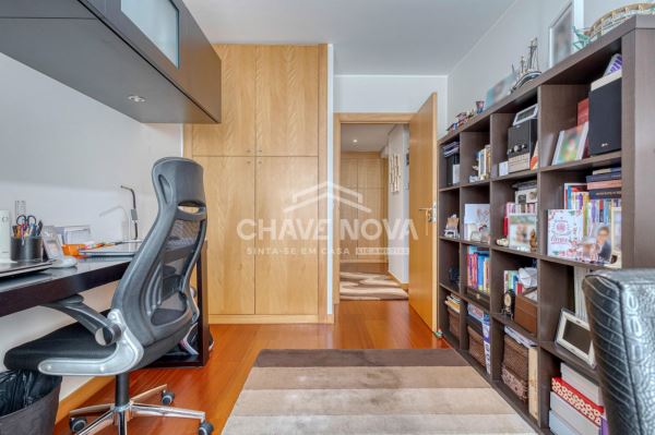 Apartamento T3 Dúplex c/ Lugar de Garagem Duplo Centro de Gaia (Avª da República)