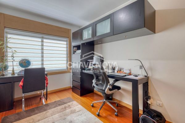 Apartamento T3 Dúplex c/ Lugar de Garagem Duplo Centro de Gaia (Avª da República)