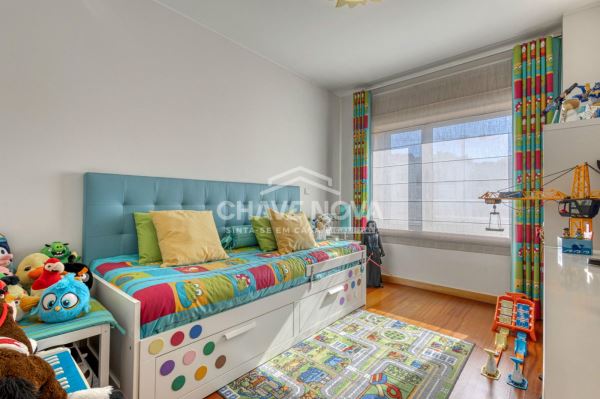 Apartamento T3 Dúplex c/ Lugar de Garagem Duplo Centro de Gaia (Avª da República)