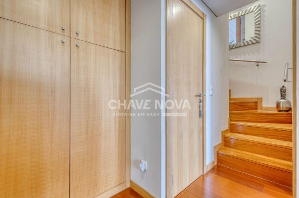 Apartamento T3 Dúplex c/ Lugar de Garagem Duplo Centro de Gaia (Avª da República)
