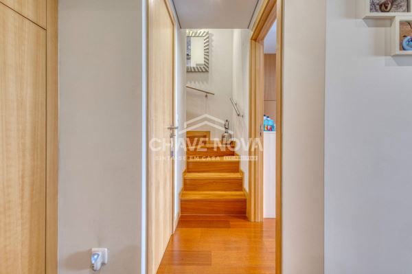 Apartamento T3 Dúplex c/ Lugar de Garagem Duplo Centro de Gaia (Avª da República)