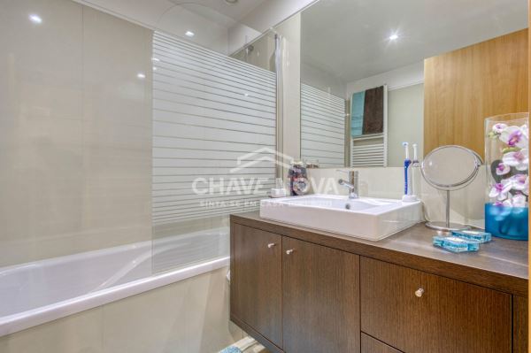 Apartamento T3 Dúplex c/ Lugar de Garagem Duplo Centro de Gaia (Avª da República)